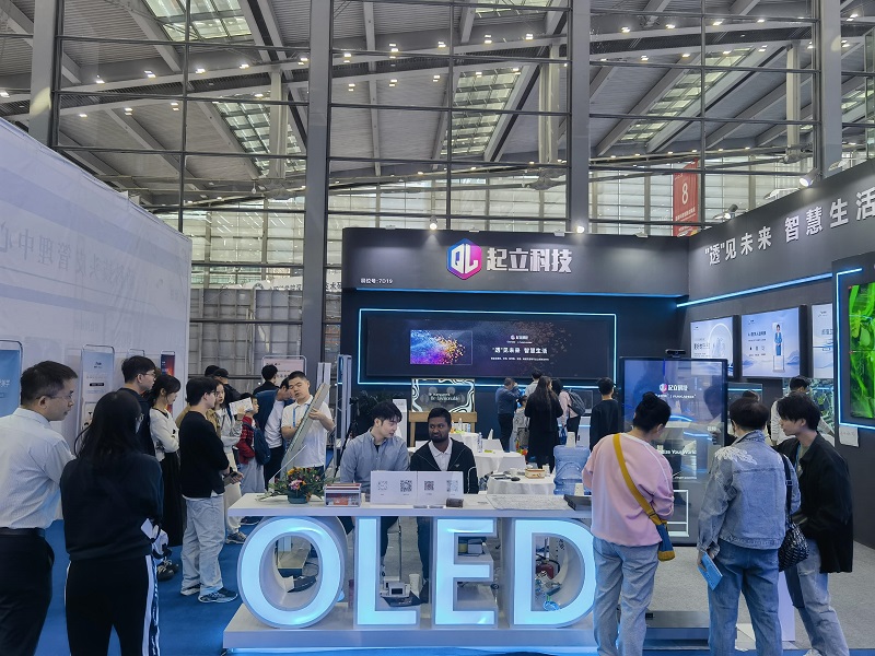 起鴻科技在第25屆高交會上展示透明OLED技術創新
