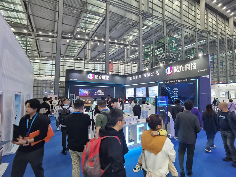 起鴻科技在第25屆高交會上展示透明OLED技術創新